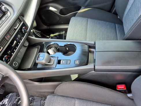 Certified 2023 Nissan Rogue SV FWD image 22