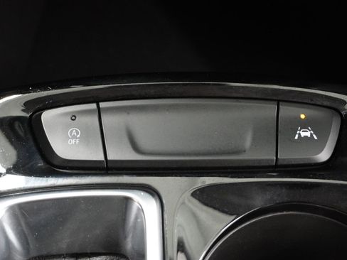 Used 2025 Chevrolet Trax LT w/ Driver Confidence Package image 27