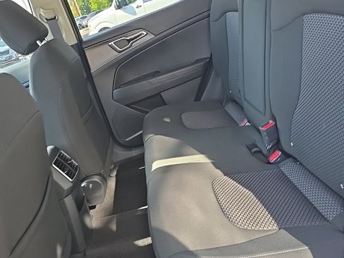 New 2025 Kia Sportage LX image 14