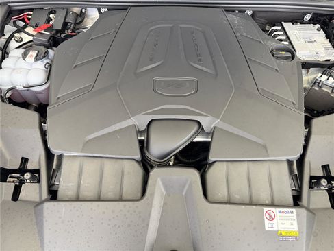 Certified 2024 Porsche Cayenne image 27
