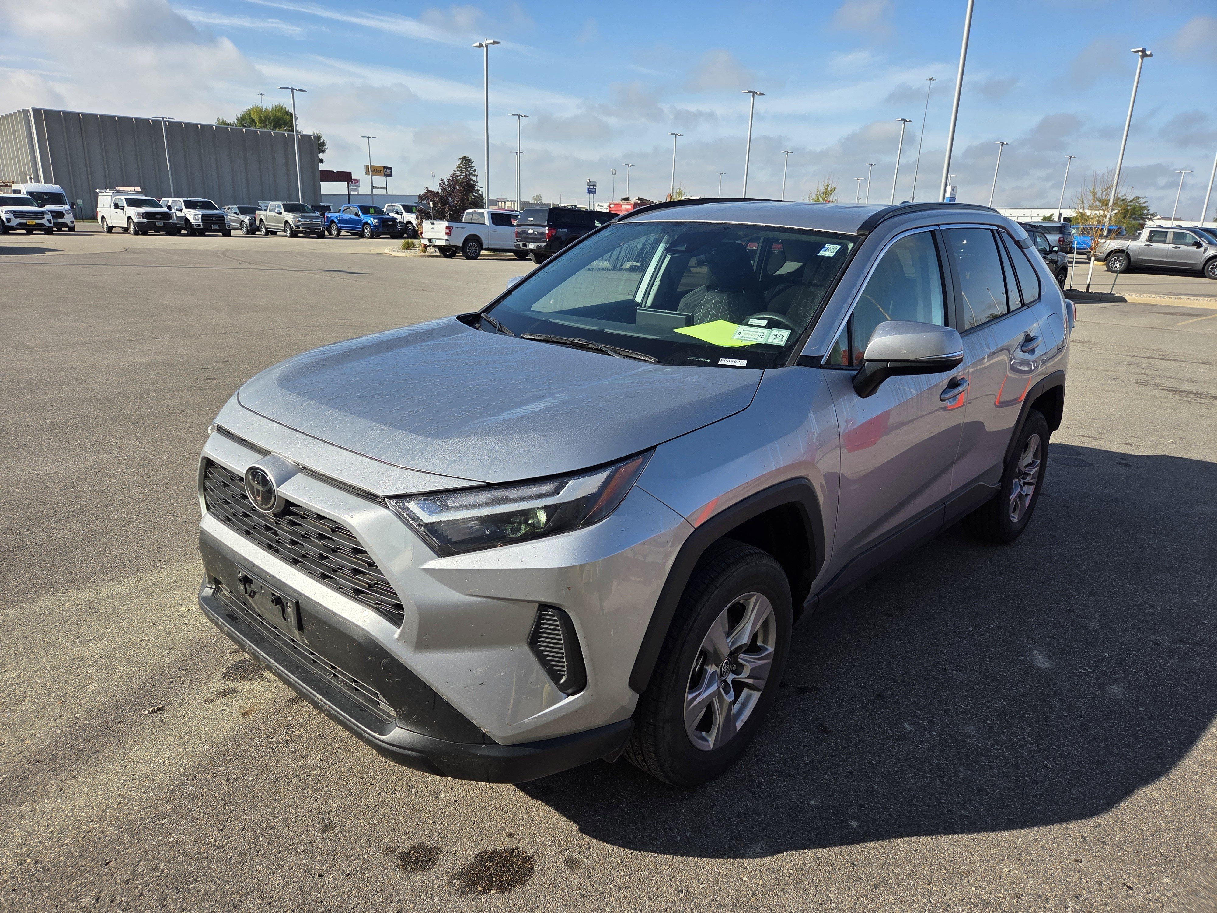 Used 2025 Toyota RAV4 XLE AWD/4WD image 3