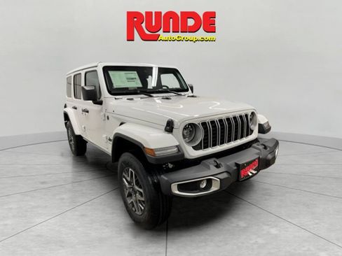 Used 2025 Jeep Wrangler Unlimited Sahara AWD/4WD image 3