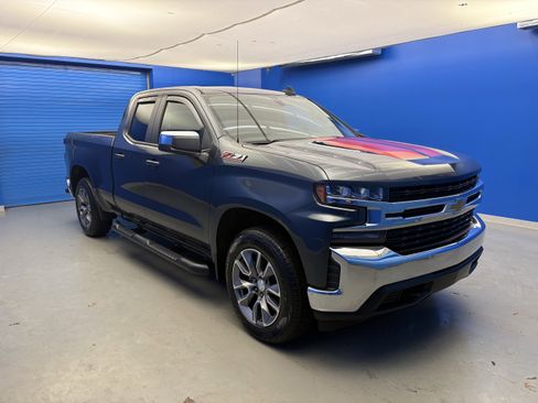 Used 2020 Chevrolet Silverado 1500 LT w/ All-Star Edition image 2