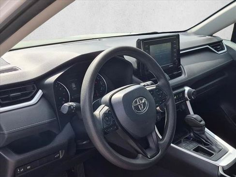Used 2022 Toyota RAV4 XLE w/ Convenience Package FWD image 9