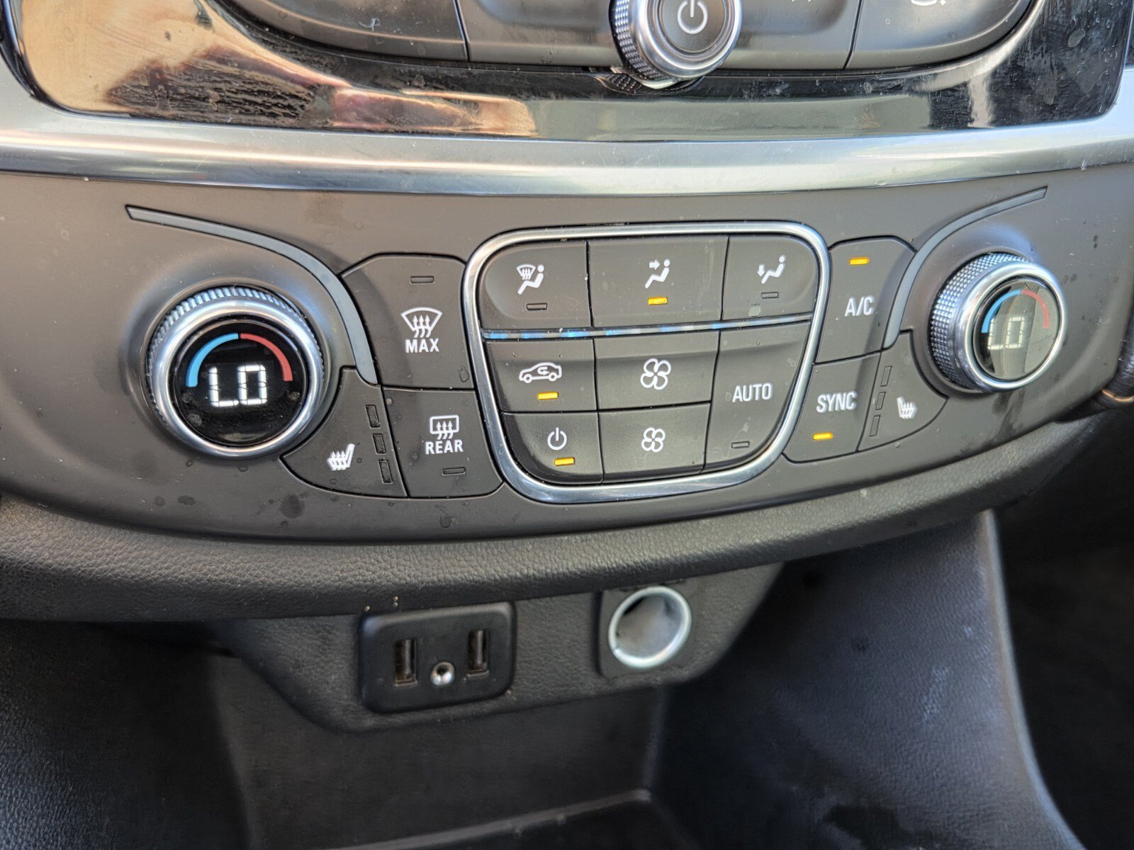 Certified 2021 Chevrolet Traverse LT FWD image 26