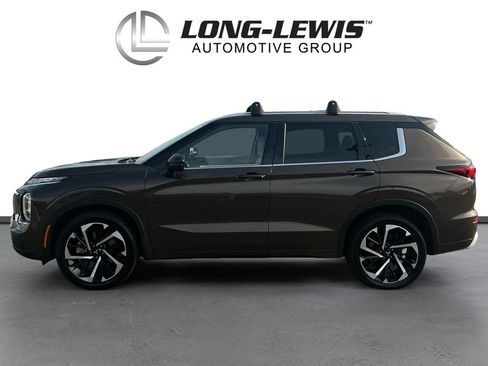Used 2023 Mitsubishi Outlander SEL AWD/4WD image 2