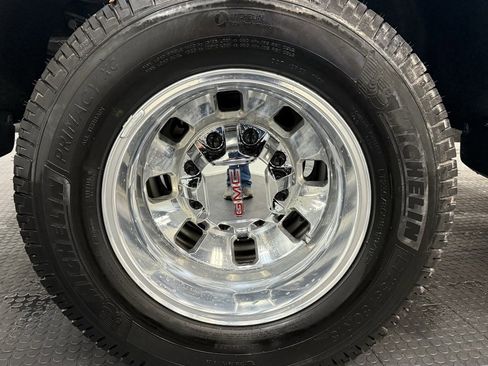 New 2026 GMC Sierra 3500 SLT w/ SLT Convenience Package image 12