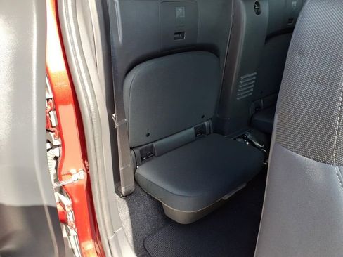 Used 2025 Nissan Frontier SV image 20