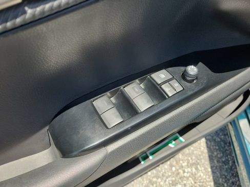 Used 2025 Toyota Camry SE FWD image 19