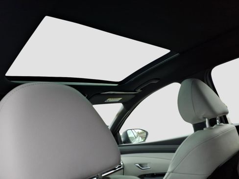 Used 2025 Hyundai Tucson Limited image 15