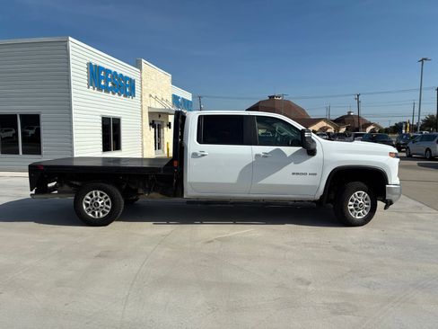 Used 2025 Chevrolet Silverado 2500 LT w/ Convenience Package AWD/4WD image 2