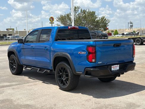 Used 2024 Chevrolet Colorado Z71 w/ LPO, Dark Essentials Package AWD/4WD image 3
