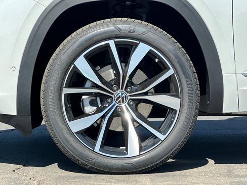 New 2026 Volkswagen Atlas Cross Sport SEL Premium R-Line image 26