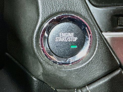 Used 2020 Chevrolet Suburban Premier AWD/4WD image 18