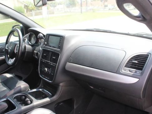 Used 2019 Dodge Grand Caravan GT FWD image 33