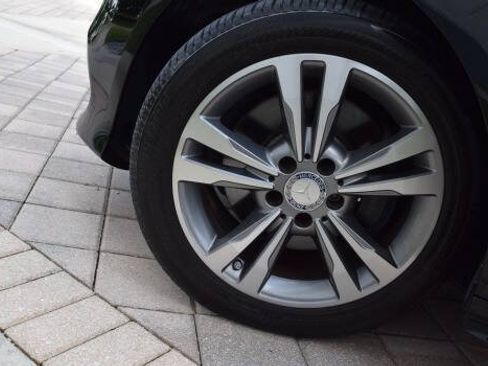Used 2014 Mercedes-Benz E 250 BlueTEC Sedan image 80