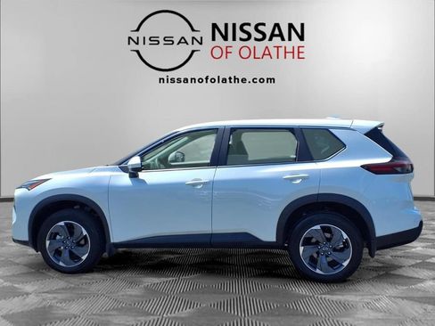 Used 2026 Nissan Rogue SV w/ Cold Weather Package FWD image 22