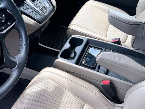 Used 2024 Honda Odyssey Elite image 14