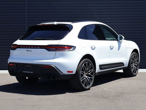 Certified 2026 Porsche Macan AWD/4WD image 10