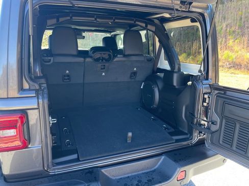 New 2025 Jeep Wrangler Rubicon w/ Steel Bumper Group image 21