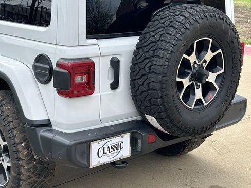 Used 2021 Jeep Wrangler Unlimited Sahara image 7