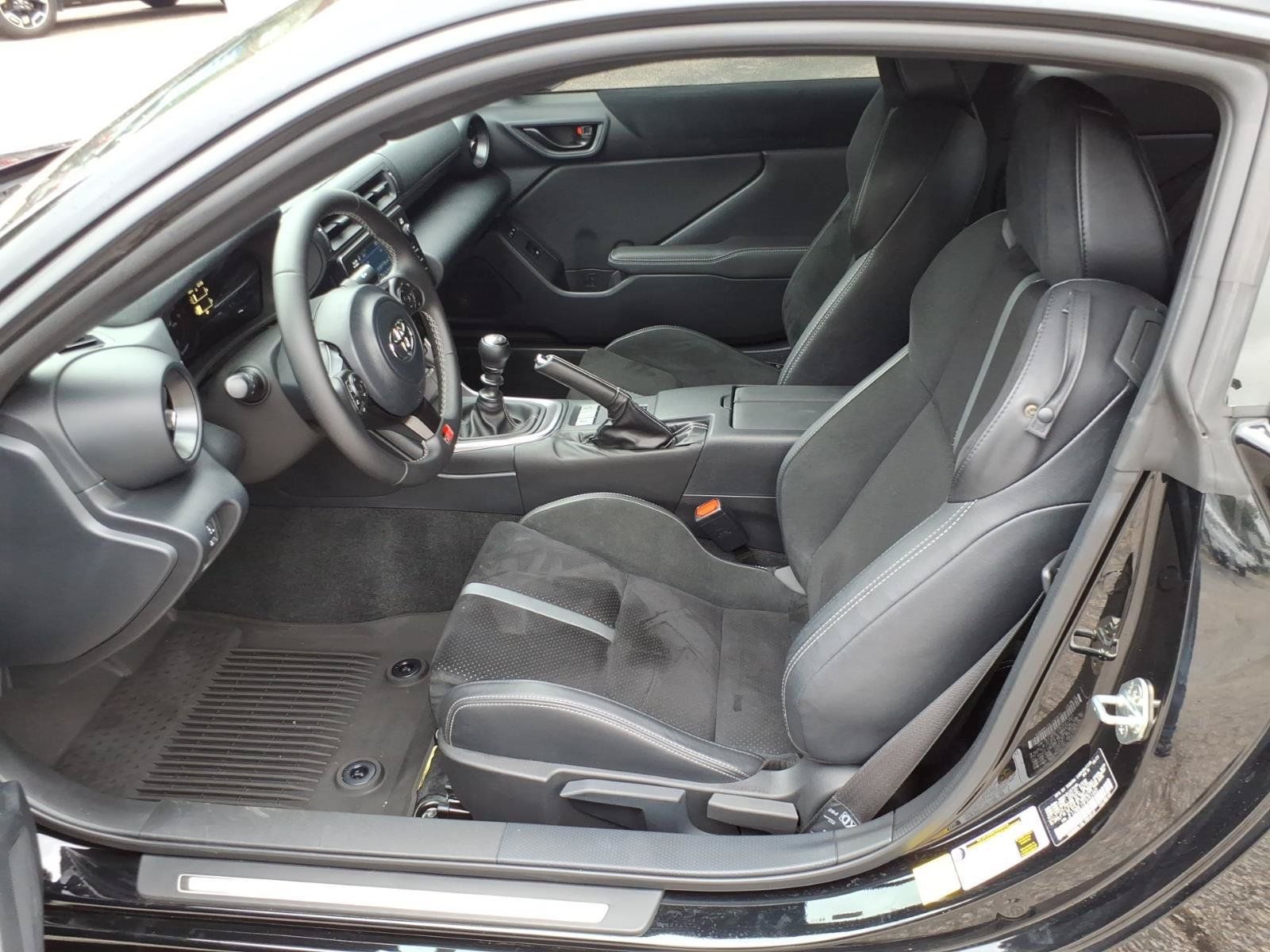 Used 2023 Toyota GR86 Premium w/ ALL Weather Mat Package (TMS) RWD image 12
