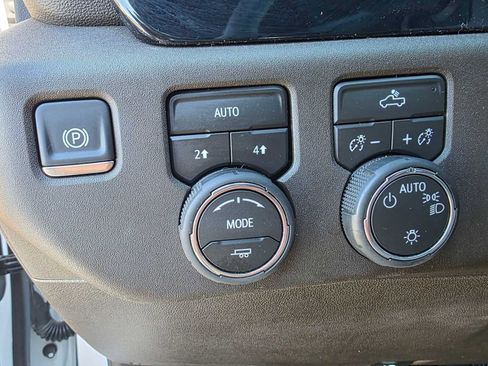 Certified 2026 Chevrolet Silverado 1500 LT AWD/4WD image 23