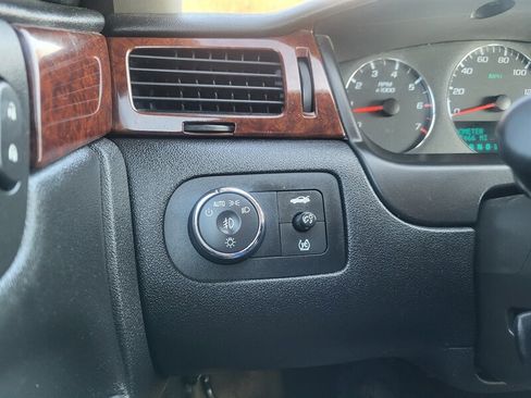 Used 2011 Chevrolet Impala LT image 16