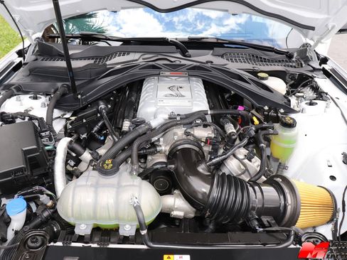 Used 2020 Ford Mustang Shelby GT500 w/ Carbon Fiber Track Pack image 12