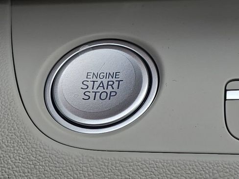 New 2026 Hyundai Elantra Limited FWD image 23