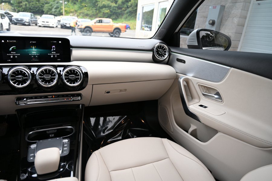 Used 2022 Mercedes-Benz A 220 image 15