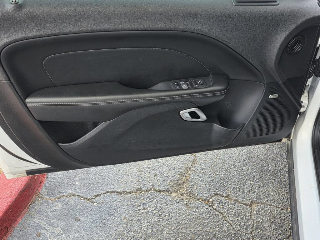 Used 2016 Dodge Challenger SXT Plus RWD image 27