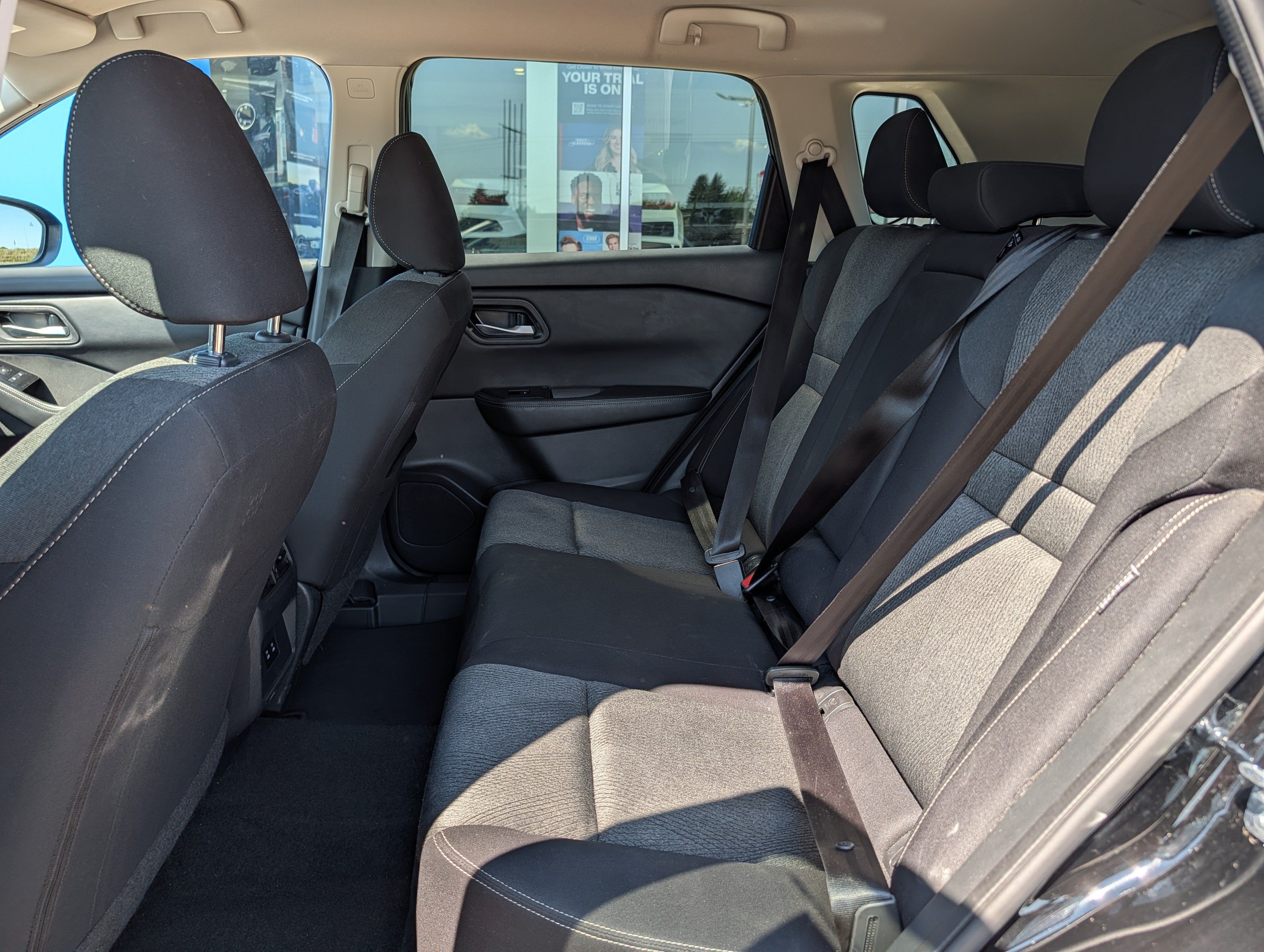 Used 2024 Nissan Rogue SV AWD/4WD image 9