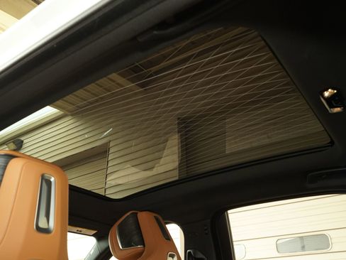 Used 2023 BMW 740i RWD image 15