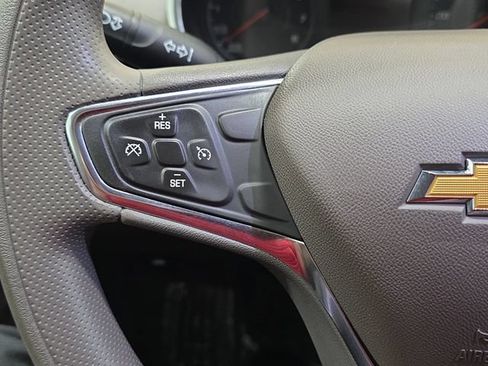 Used 2021 Chevrolet Malibu LT FWD image 16