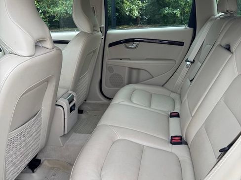 Used 2016 Volvo XC70 T5 Premier w/ Protection Package AWD/4WD image 9