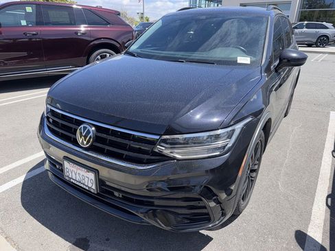 Used 2022 Volkswagen Tiguan SE R-Line image 2