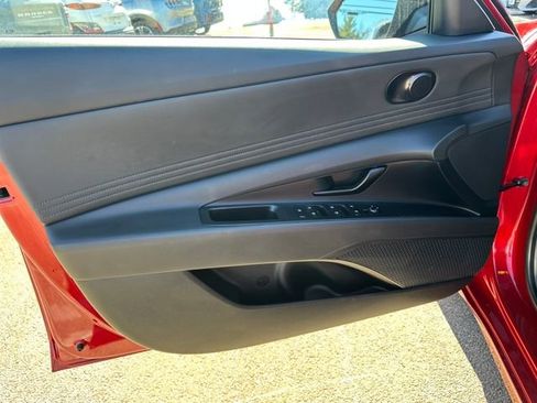 Certified 2025 Hyundai Elantra Sport image 14