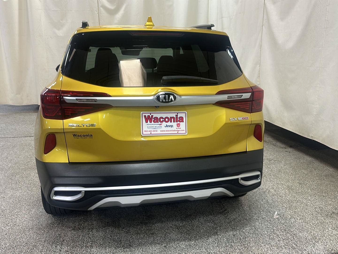 Used 2021 Kia Seltos SX w/ SX Sunroof Package AWD/4WD image 4