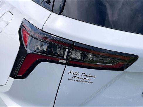 Used 2026 Chevrolet Equinox LT FWD image 27