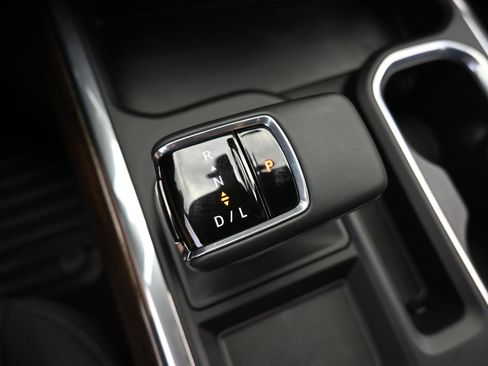 Used 2024 GMC Sierra 1500 Elevation image 31