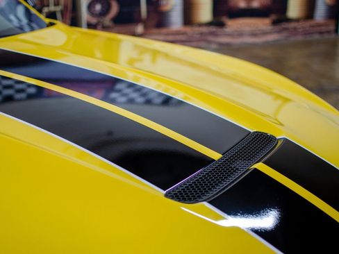 Used 2016 Ford Mustang Shelby GT350 w/ Technology Package image 28