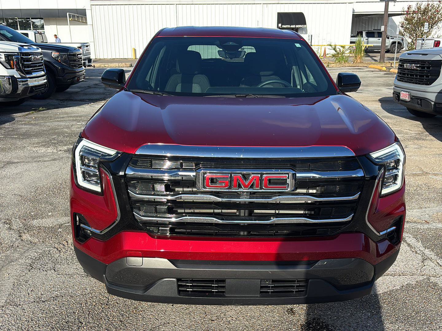 Used 2026 GMC Terrain Elevation w/ Technology Package II FWD image 2