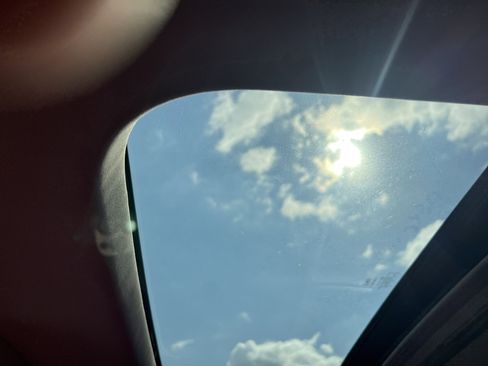 Used 2016 Ford Fusion SE w/ Equipment Group 202A image 21