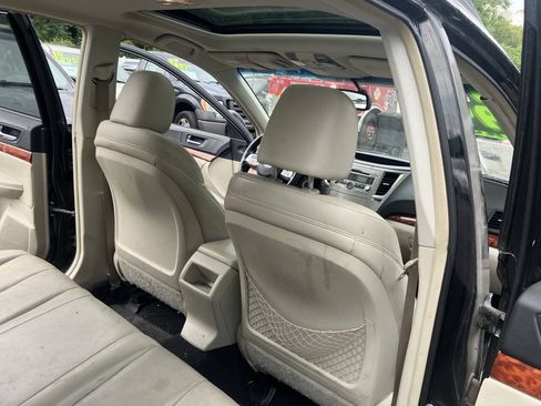 Used 2010 Subaru Outback 3.6R Limited AWD/4WD image 28