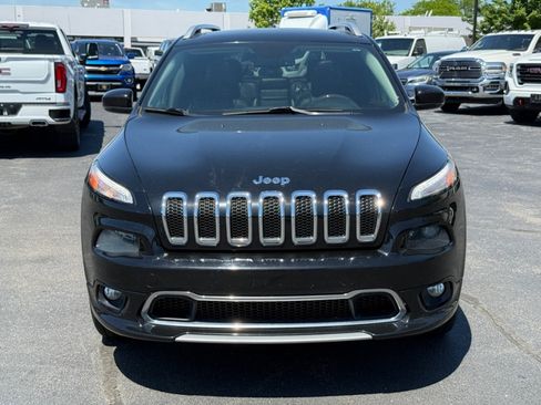 Used 2018 Jeep Cherokee Overland AWD/4WD image 2