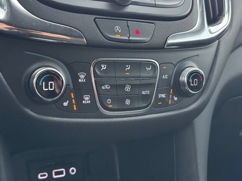 Used 2024 Chevrolet Equinox LT FWD image 9