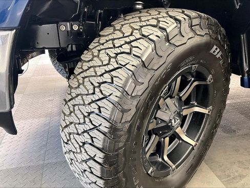 Used 2019 RAM 1500 Laramie AWD/4WD image 32