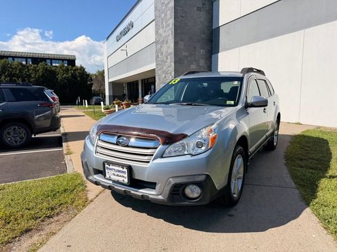 Used 2013 Subaru Outback 2.5i Premium w/ All-Weather Pkg AWD/4WD image 7