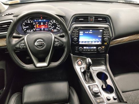 Used 2017 Nissan Maxima Platinum w/ Medallion Package FWD image 22